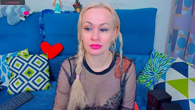 EllenMoore online show from 01.05.25