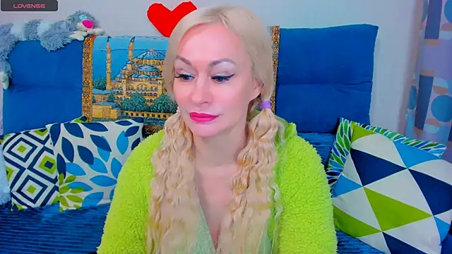 EllenMoore online show from 01.13.25