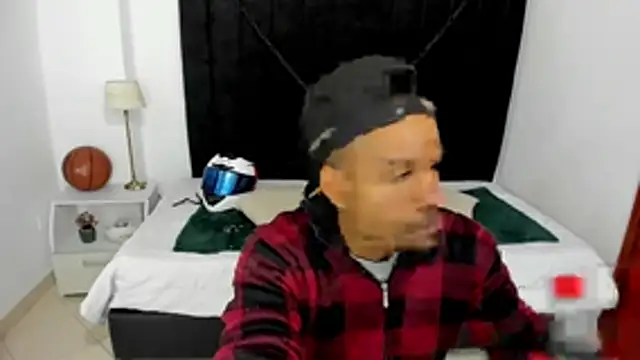 Snapshot of anhtony_wayans chatting on 10.15.25 anhtony wayans online show from 10.15.25