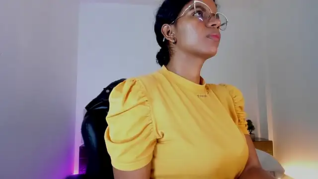 Ellie Alves online show from 03.18.25
