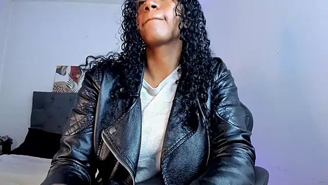 Ellie Alves online show from 10.07.25