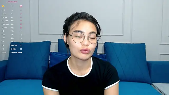 Snapshot of kwana_colada chatting on 10.15.25 kwana colada online show from 10.15.25