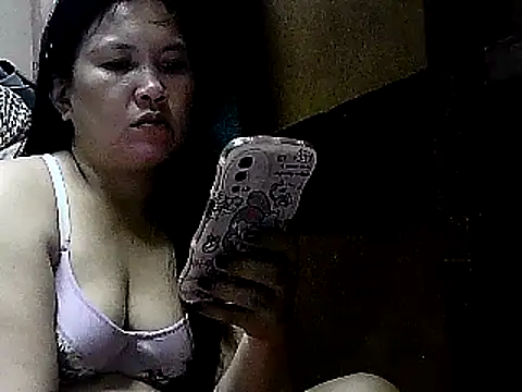 XbighotbootyX online show from 01.21.25