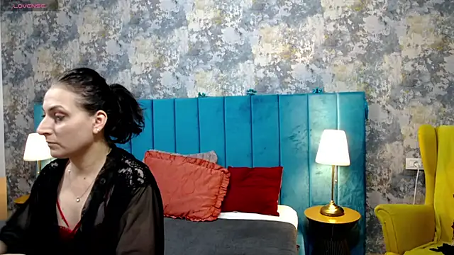 LisaCroft online show from 12.17.25