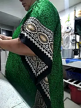 Snapshot of Brenda_Berck_ chatting on 04.08.26 Brenda Berck online show from 04.08.26