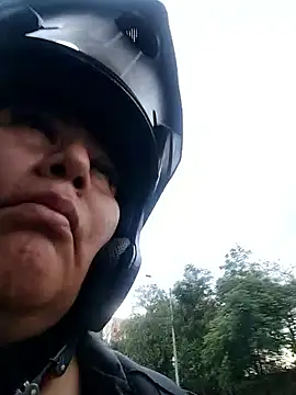 Snapshot of Brenda_Berck_ chatting on 04.08.26 Brenda Berck online show from 04.08.26