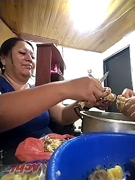 Snapshot of Brenda_Berck_ chatting on 04.15.26 Brenda Berck online show from 04.15.26