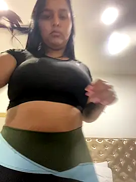 Fancyxlove online show from 10.21.25