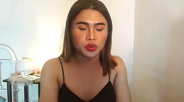 Snapshot of JustineBIGCUM chatting on 12.27.24 JustineBIGCUM online show from 12.27.24