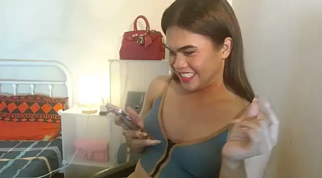 Snapshot of JustineBIGCUM chatting on 02.01.25 JustineBIGCUM online show from 02.01.25