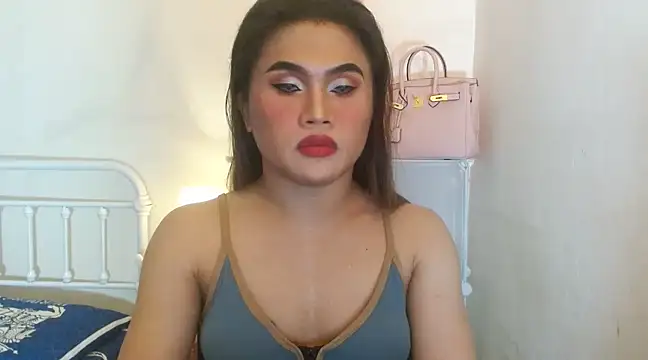 Snapshot of JustineBIGCUM chatting on 03.12.25 JustineBIGCUM online show from 03.12.25