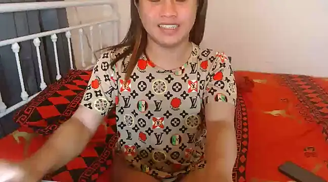 Snapshot of JustineBIGCUM chatting on 03.22.25 JustineBIGCUM online show from 03.22.25