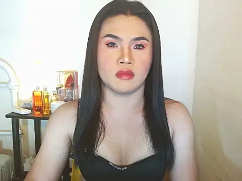 Snapshot of JustineBIGCUM chatting on 10.12.25 JustineBIGCUM online show from 10.12.25