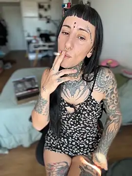 Snapshot of samisamsx chatting on 10.13.25 samisamsx online show from 10.13.25