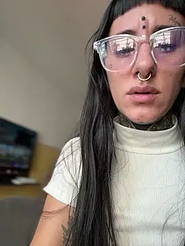 Snapshot of samisamsx chatting on 10.18.25 samisamsx online show from 10.18.25