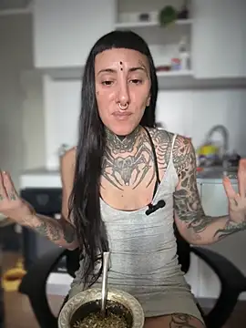 Snapshot of samisamsx chatting on 12.16.25 samisamsx online show from 12.16.25