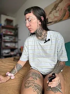 Snapshot of samisamsx chatting on 12.20.25 samisamsx online show from 12.20.25