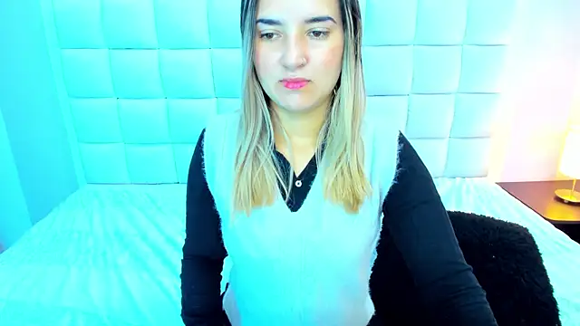 Snapshot of teresasroom_ chatting on 02.05.25 teresasroom online show from 02.05.25