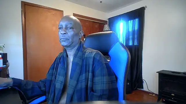 longdick4you8686 online show from 12.17.24