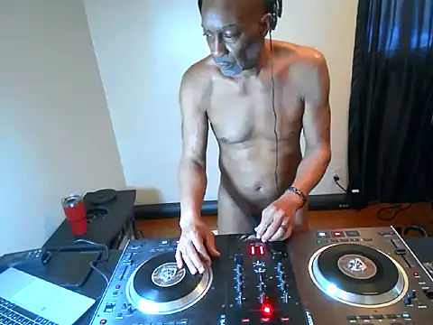 longdick4you8686 online show from 01.27.25