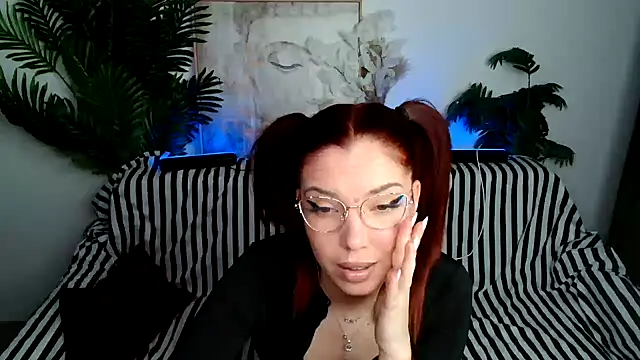 Snapshot of SEXY-GODDESabrina chatting on 03.07.25 SEXY-GODDESabrina online show from 03.07.25