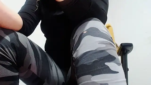 dalilasquirt1 online show from 10.25.25