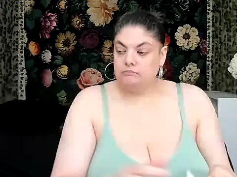 Snapshot of Exotic-Melons chatting on 05.15.26 Exotic-Melons online show from 05.15.26