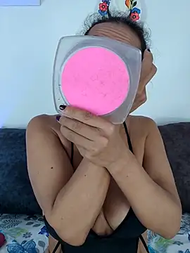 YOURSDEBORA online show from 10.06.25