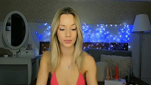 Snapshot of MiaBeeXX chatting on 10.06.25 MiaBeeXX online show from 10.06.25