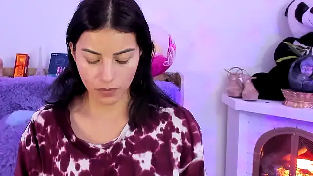 Snapshot of Arenne_rouse chatting on 02.04.25 Arenne rouse online show from 02.04.25