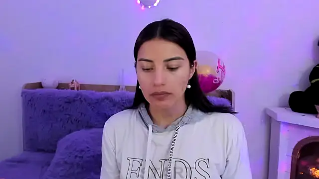 Snapshot of Arenne_rouse chatting on 03.13.25 Arenne rouse online show from 03.13.25