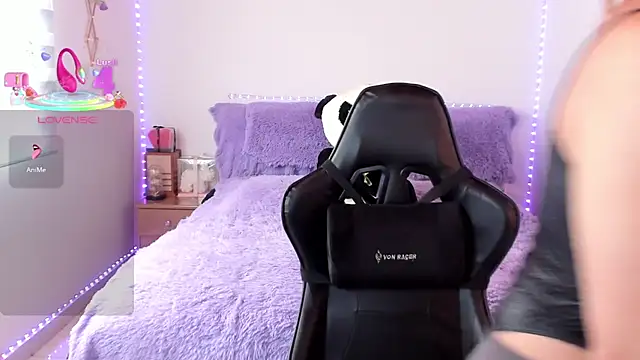 Snapshot of Arenne_rouse chatting on 09.10.25 Arenne rouse online show from 09.10.25