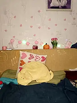 Katti Kissa online show from 12.24.24