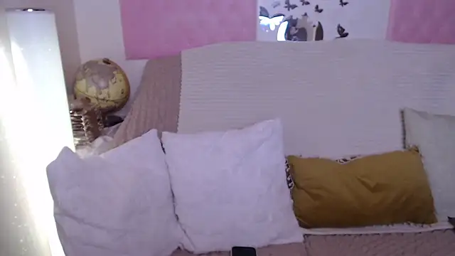 Snapshot of -carla- chatting on 10.23.25 -carla- online show from 10.23.25