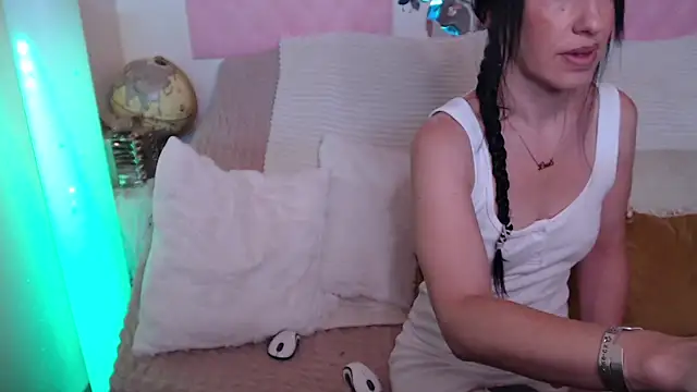 Snapshot of -carla- chatting on 10.30.25 -carla- online show from 10.30.25