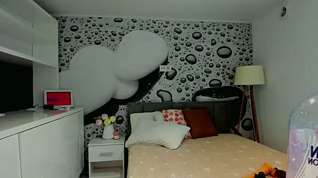 AlmaFancy online show from 09.23.25