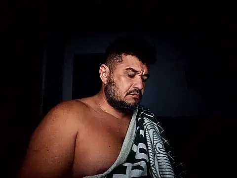 Snapshot of tarra122 chatting on 04.14.26 tarra122 online show from 04.14.26