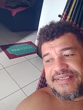 Snapshot of tarra122 chatting on 04.15.26 tarra122 online show from 04.15.26