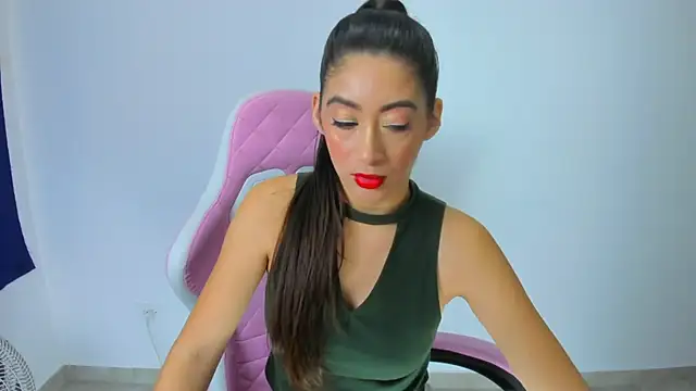 Snapshot of MeganWhite3 chatting on 01.07.25 MeganWhite3 online show from 01.07.25