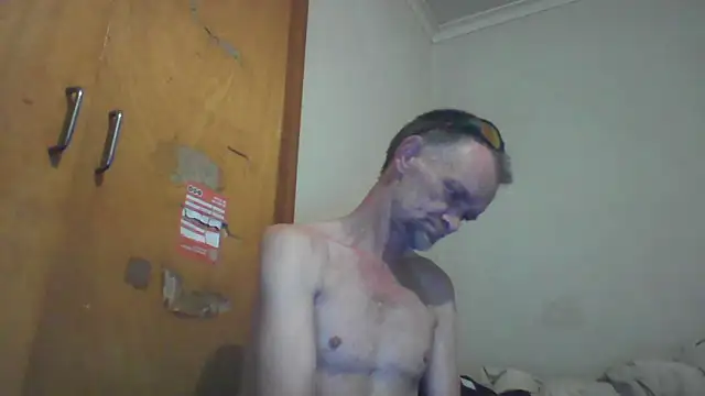Snapshot of TooFknHorny1 chatting on 03.05.25 TooFknHorny1 online show from 03.05.25