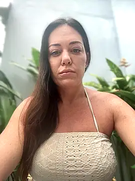 Snapshot of LilliThelo chatting on 11.02.25 LilliThelo online show from 11.02.25