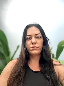 Snapshot of LilliThelo chatting on 11.03.25 LilliThelo online show from 11.03.25