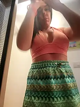 Snapshot of LilliThelo chatting on 11.04.25 LilliThelo online show from 11.04.25