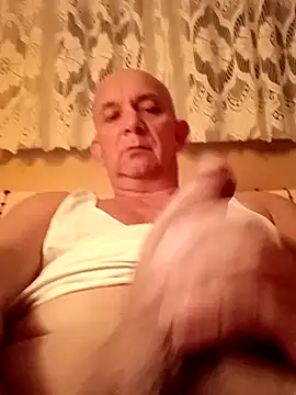 Snapshot of bigcock_marusz chatting on 12.18.24 bigcock marusz online show from 12.18.24