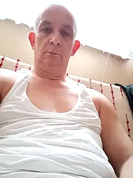 Snapshot of bigcock_marusz chatting on 02.26.25 bigcock marusz online show from 02.26.25