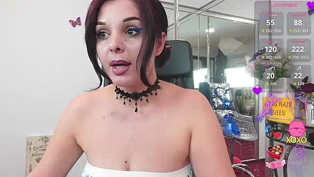 Snapshot of LexyRene chatting on 09.17.25 LexyRene online show from 09.17.25