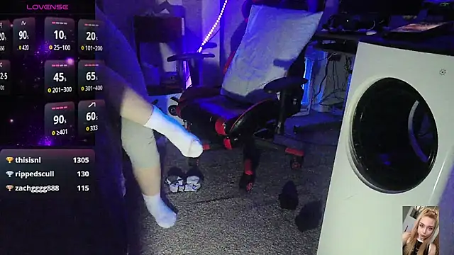 Blondiewithanass online show from 11.25.25