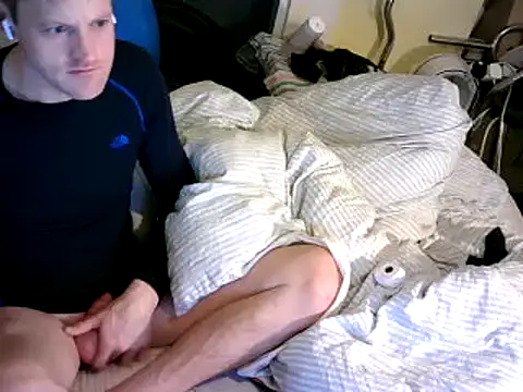 Snapshot of londonfuckwhore chatting on 12.03.24 londonfuckwhore online show from 12.03.24