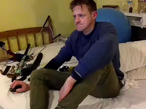 Snapshot of londonfuckwhore chatting on 12.23.24 londonfuckwhore online show from 12.23.24