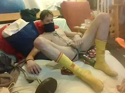 Snapshot of londonfuckwhore chatting on 01.10.25 londonfuckwhore online show from 01.10.25